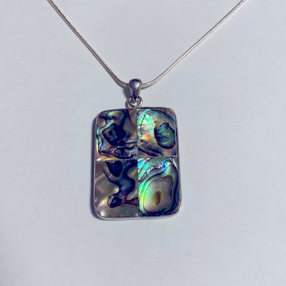 Jewelry - An abalone pendant necklace